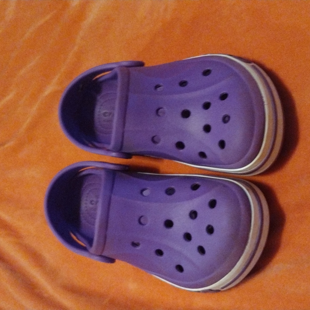 Kid Crocs